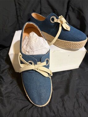 BAMBOO Navy Canvas Espadrille Platform Shoes with Cream Laces